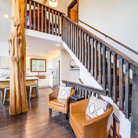 Luxe Appalachian Mountain Cabin With Hot Tub, Views Warrensville Экстерьер фото