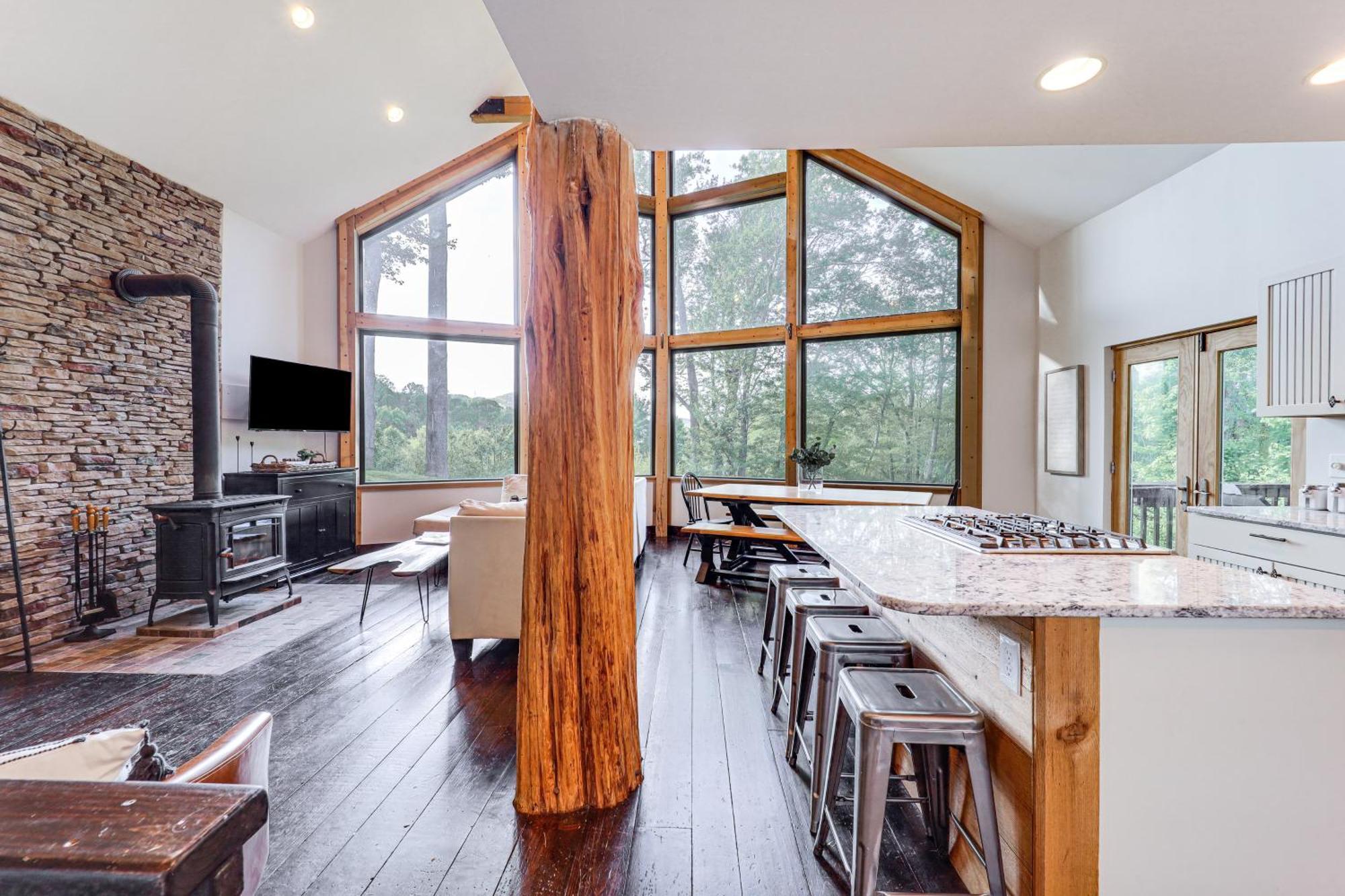 Luxe Appalachian Mountain Cabin With Hot Tub, Views Warrensville Экстерьер фото