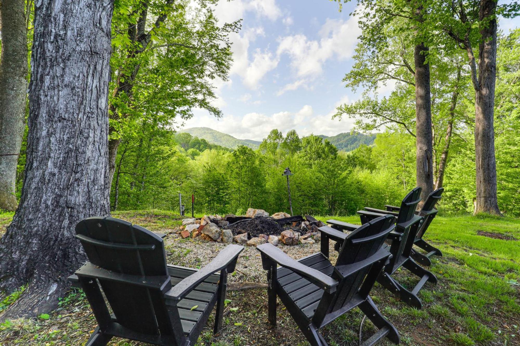 Luxe Appalachian Mountain Cabin With Hot Tub, Views Warrensville Экстерьер фото