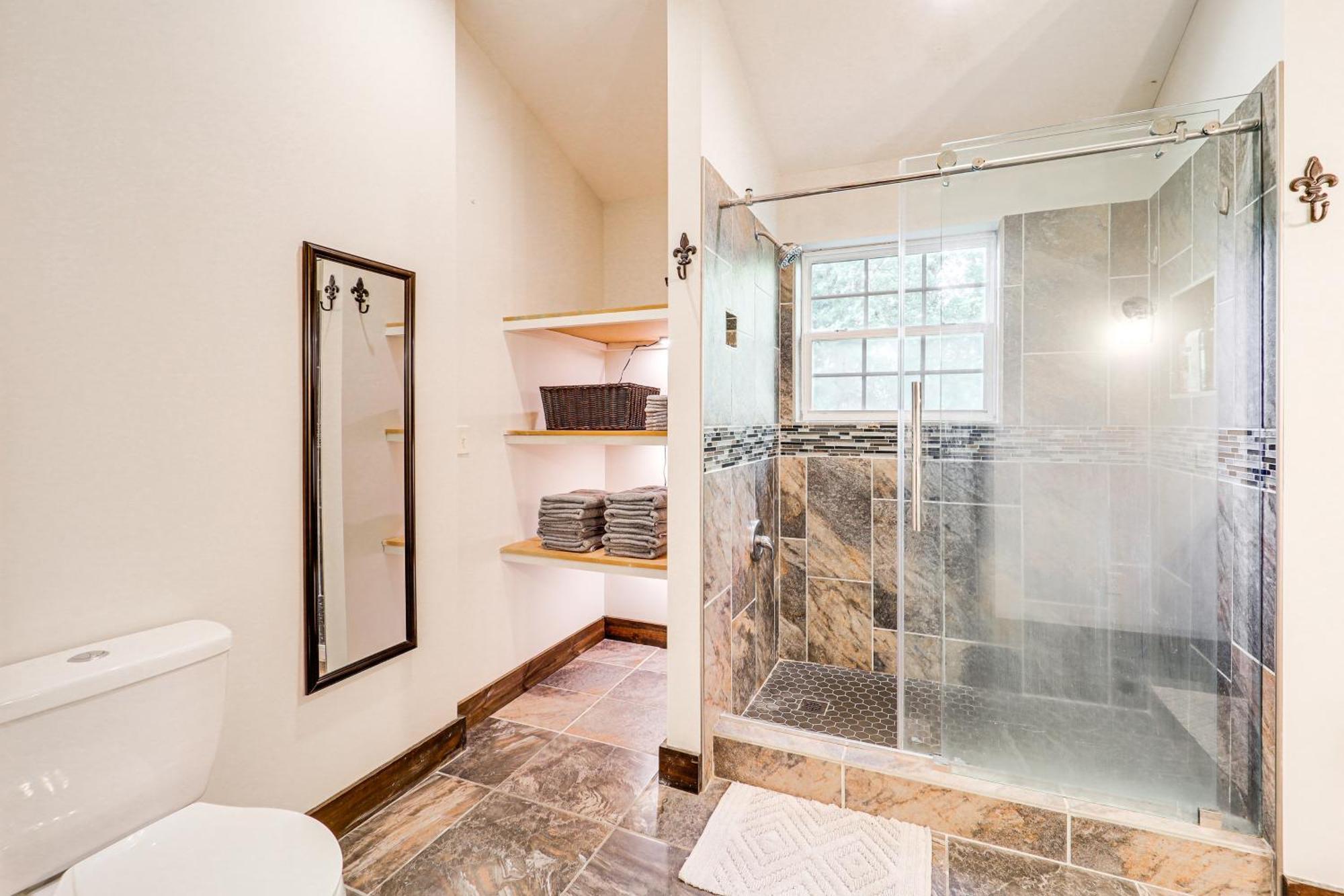 Luxe Appalachian Mountain Cabin With Hot Tub, Views Warrensville Экстерьер фото